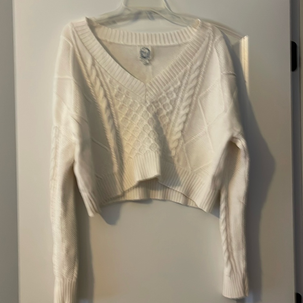 Blue rain, off-white cropped sweater
